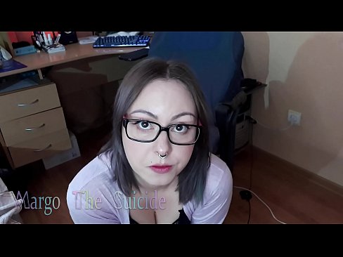 ❤️ Секси девојка со наочари длабоко го цица дилдото на камерата Дурли кај нас mk.shufflesex.ru ❌